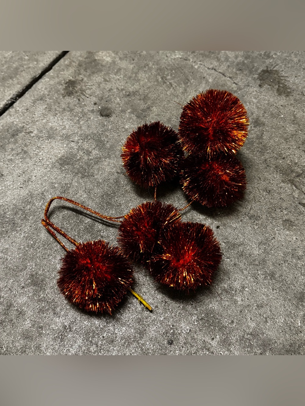 Festive Pom-Pom Garland Picks in Metallic Copper Red